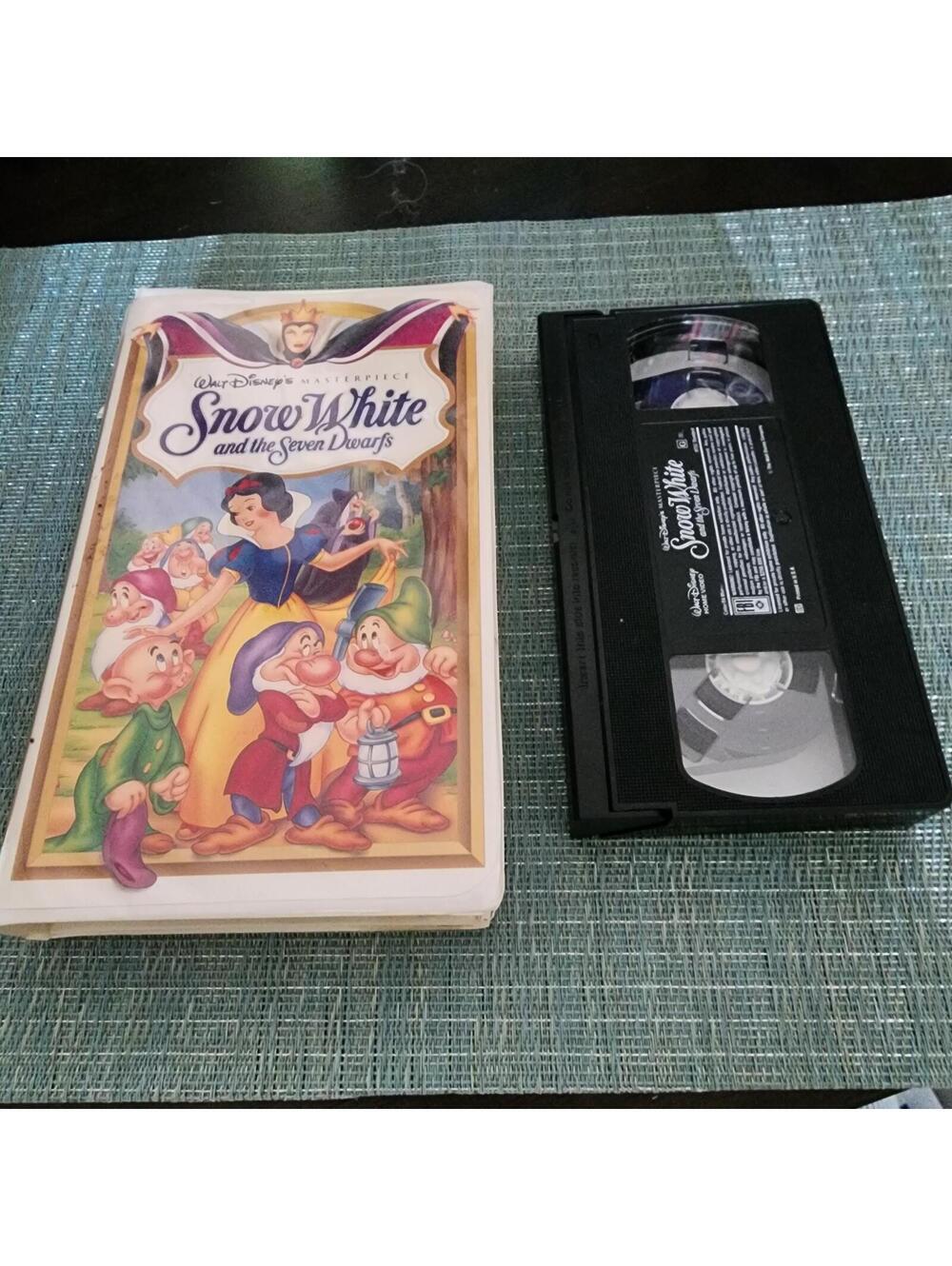 Disney Snow White and the Seven Dwarfs VHS Classic Animated Movie